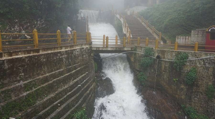 Honnamana Falls